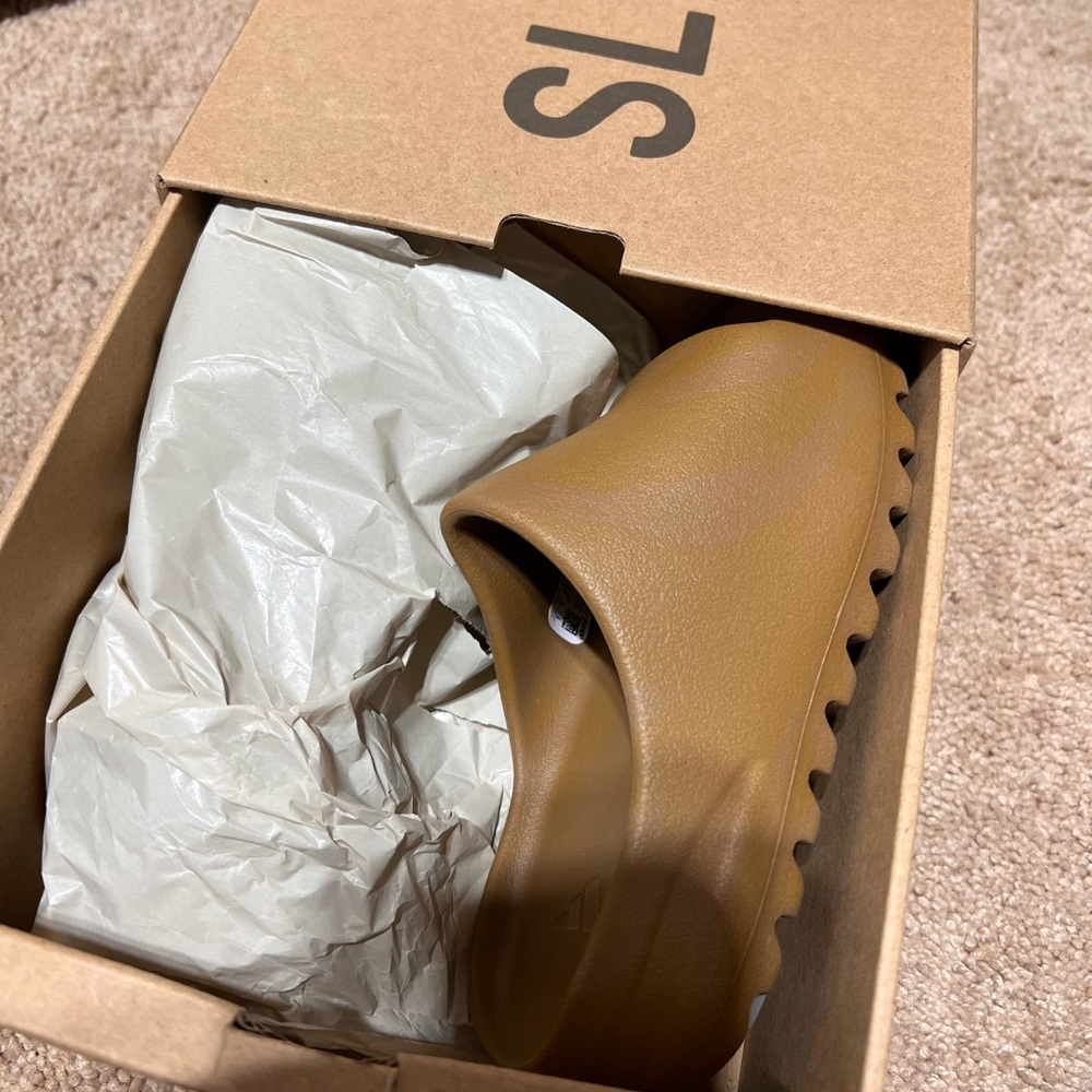 Kids Yeezy Slide